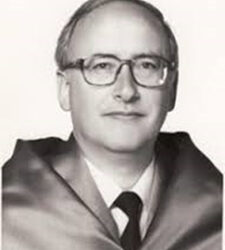 Necrológica del profesor Santos Manuel Coronas González (Mieres, 1947 – Oviedo, 2024)